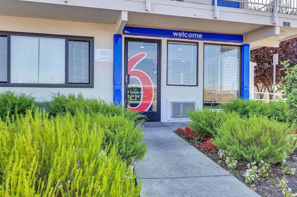 Motel6 Vallejo, CA - Six Flags West 8/64