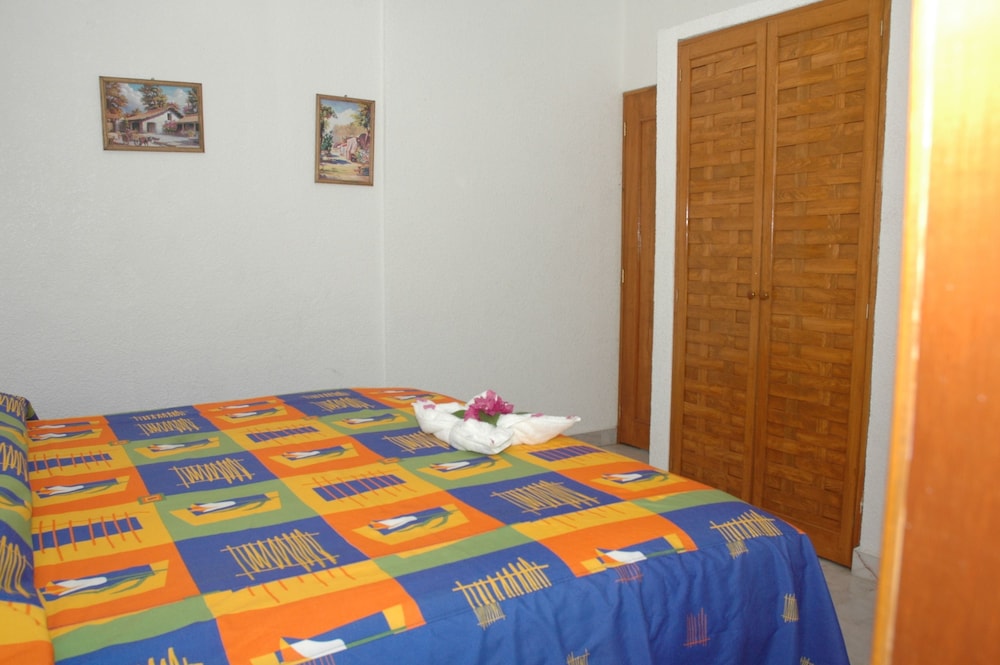Villas Mercedes 22/40