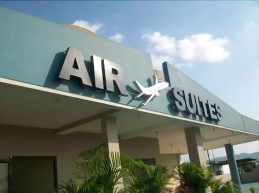 Air Suites 2/49