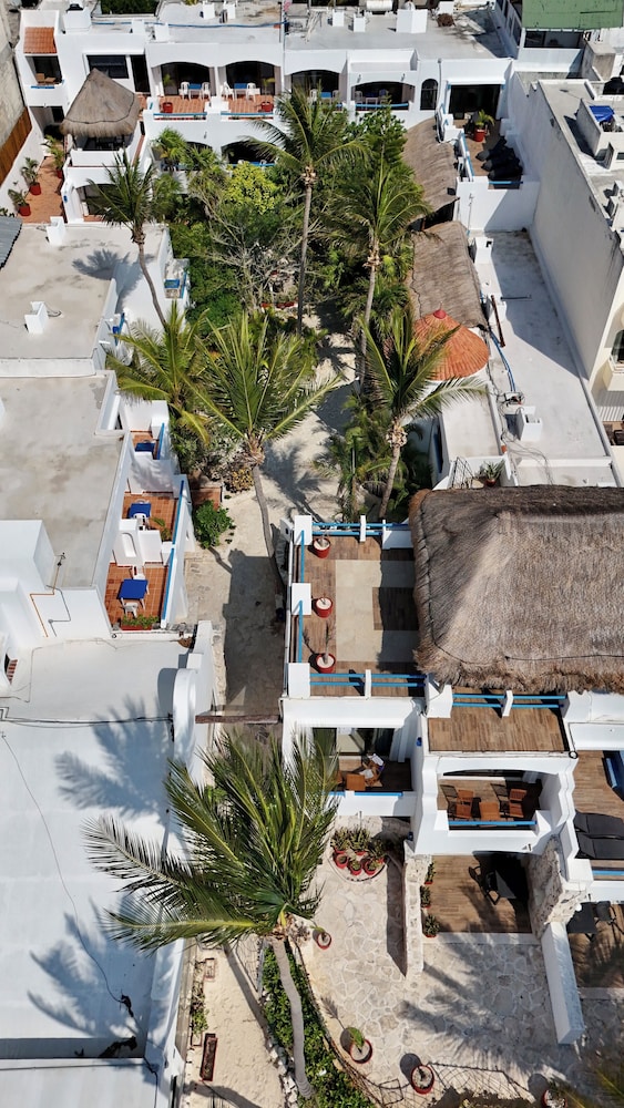 Pelicano Inn 58/67