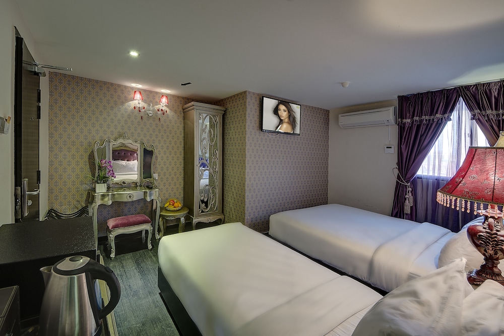 Arenaa Batik Boutique Hotel 12/48