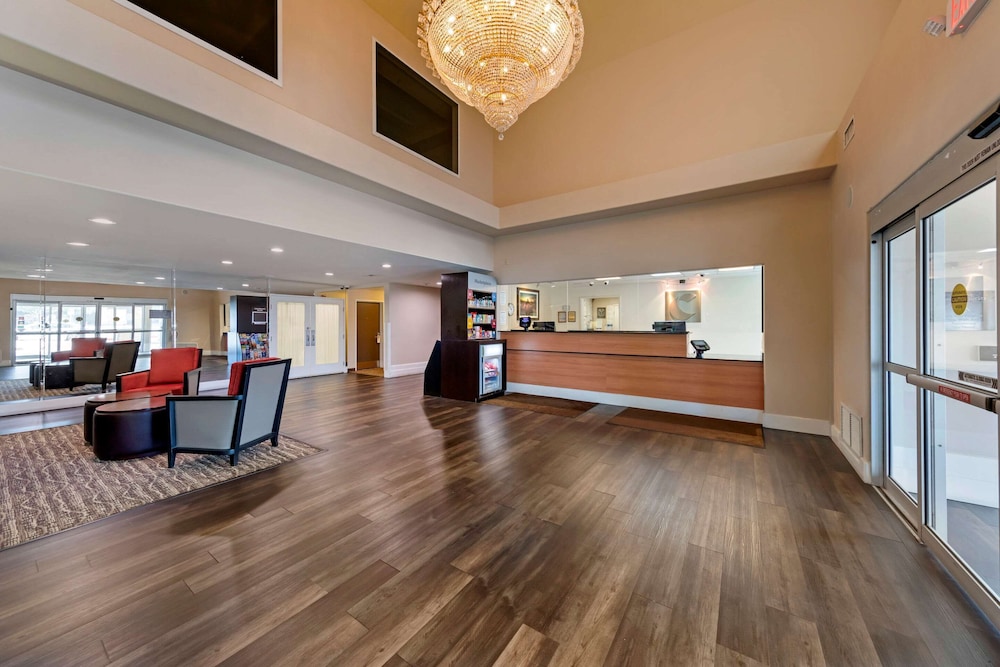 Comfort Suites Victorville-Hesperia 9/56