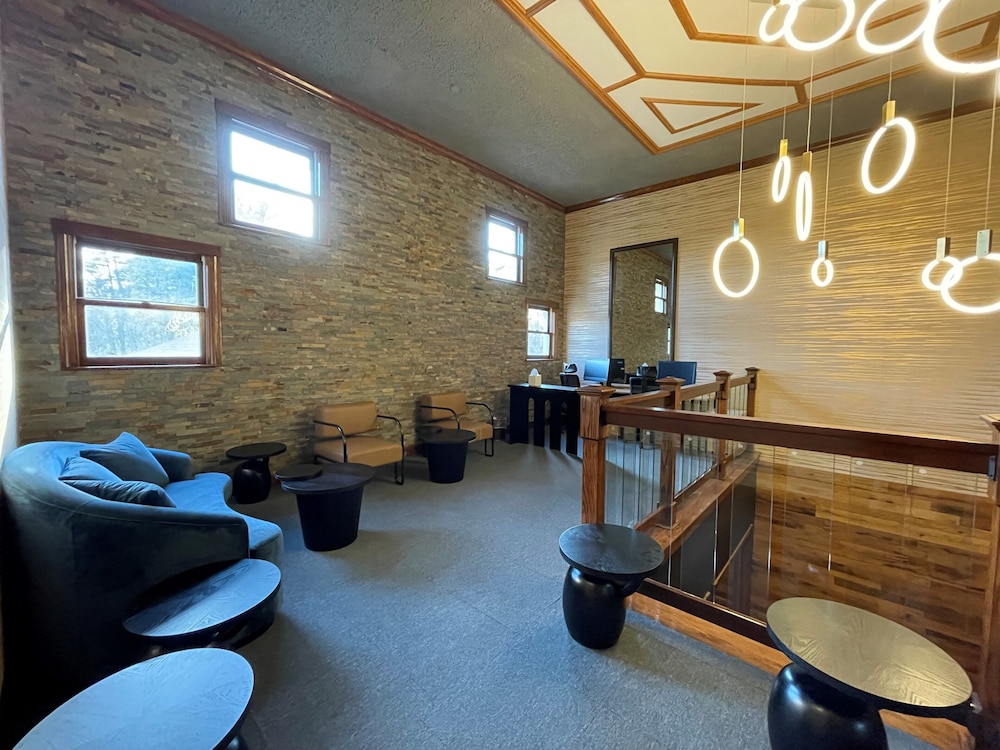 Chateau Merrimack Resort & Spa 9/19