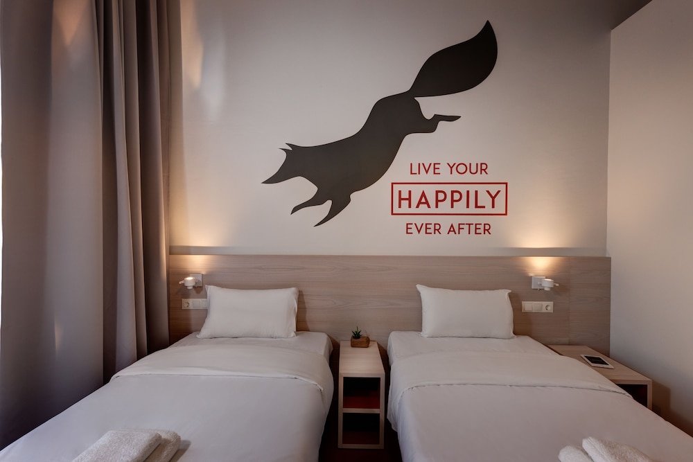ROOM, DOUBLE BED, LARGE