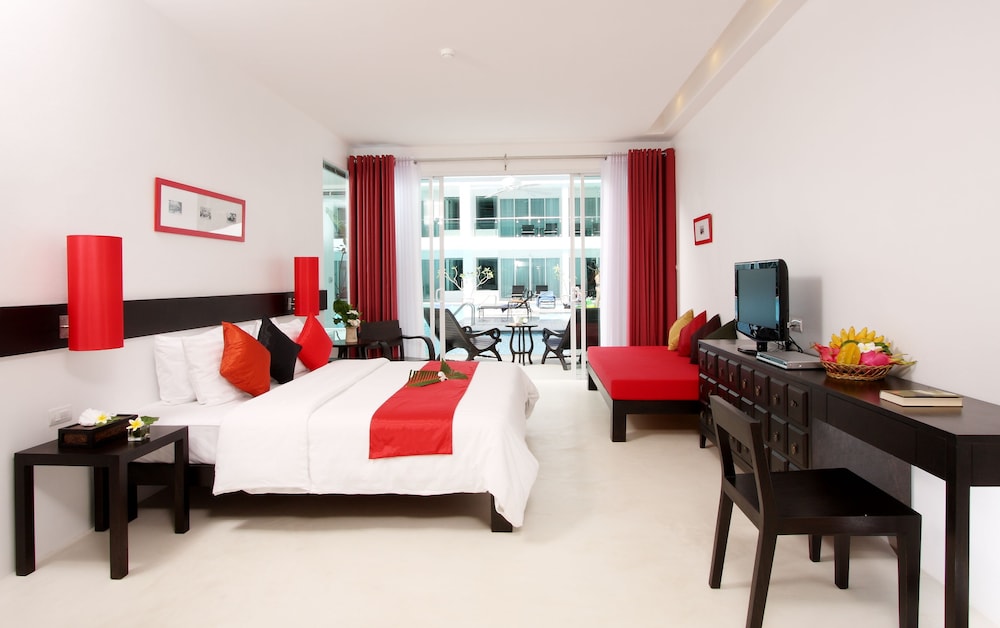 The Old Phuket Karon Beach Resort 40/85