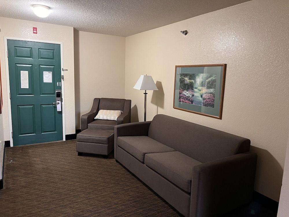 GrandStay Hotel & Suites Waseca 17/29
