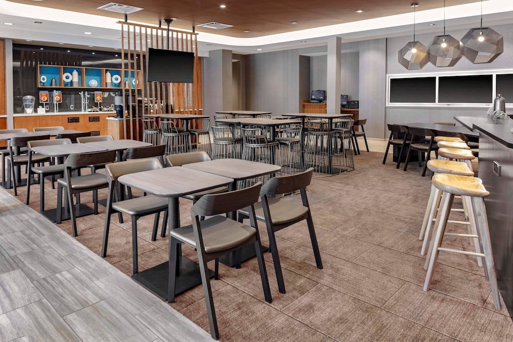 SpringHill Suites by Marriott Kansas City Plaza 32/39
