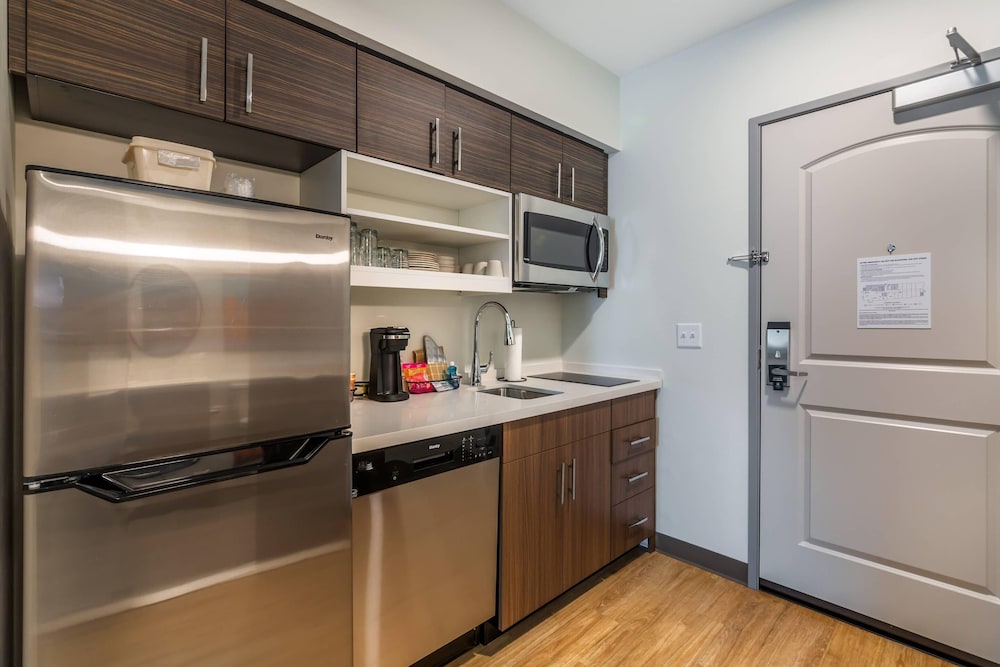 MainStay Suites Fort Myers East I-75 17/52