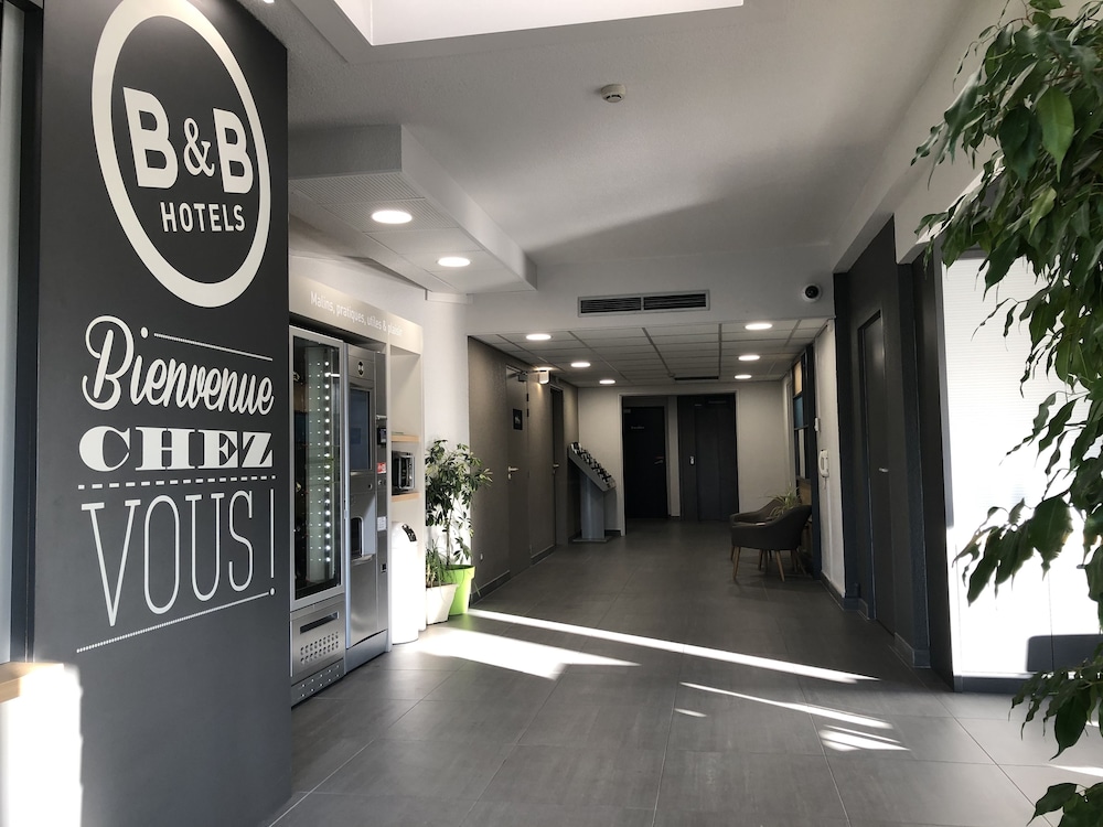 Lobby at B&B HOTEL Brive-La-Gaillarde, USSAC