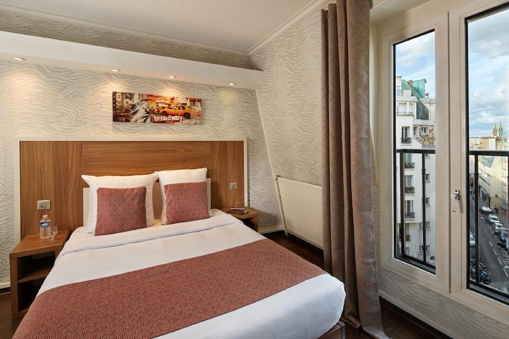 Grand Hotel Nouvel Opera 10/29
