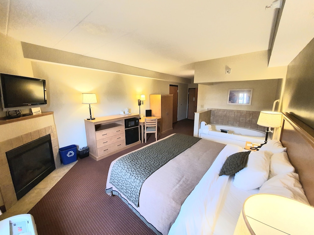 AmericInn by Wyndham Waconia 38/80