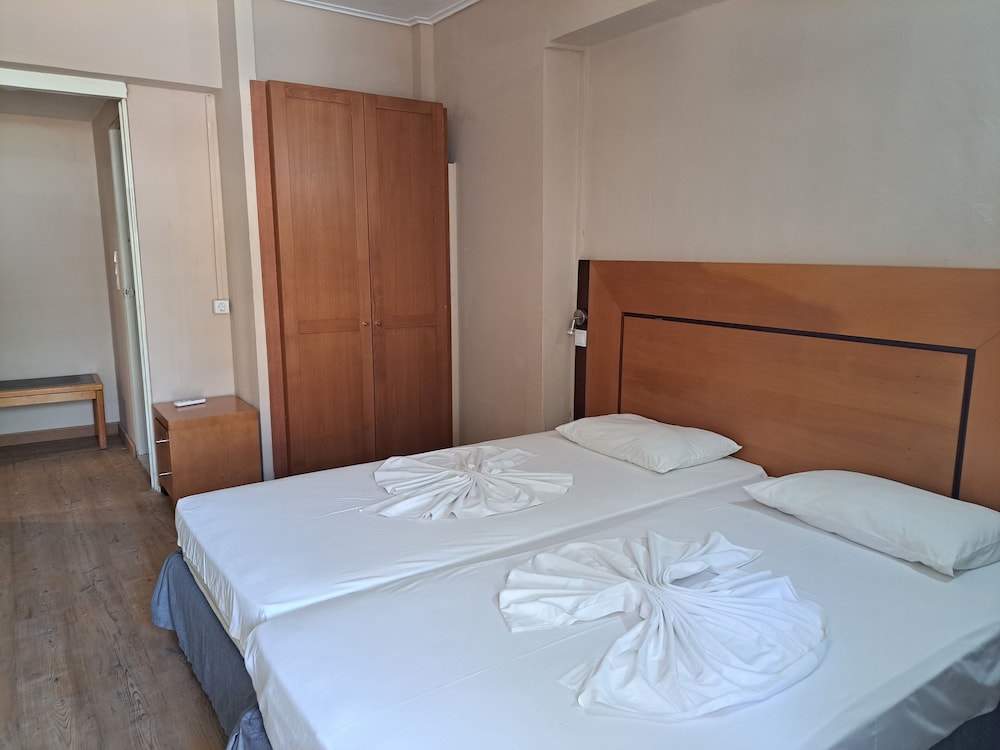 APARTMENT, 4 BEDS