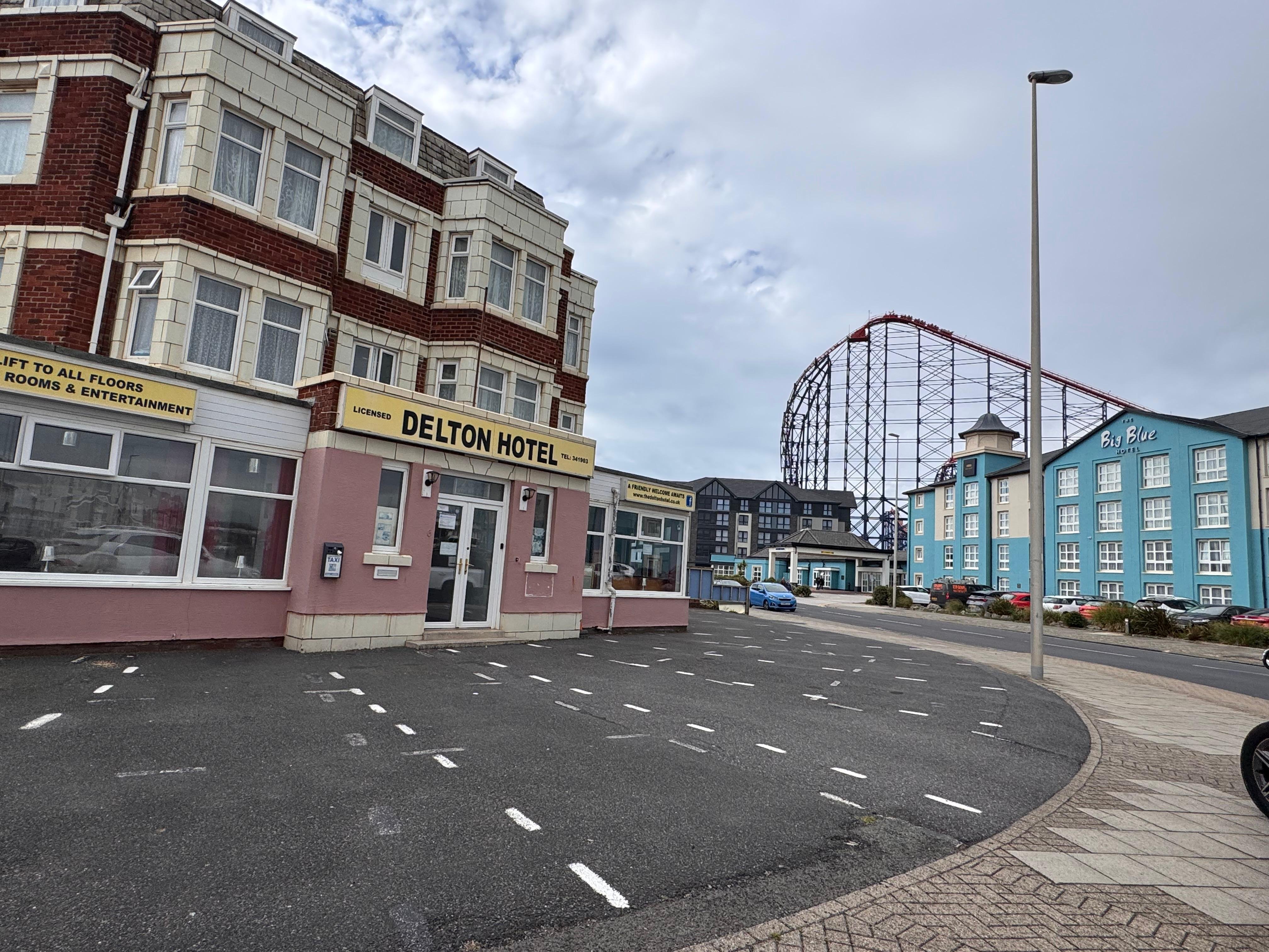 RideSide Hotel, next to Pleasure Beach Blackpool 50/65