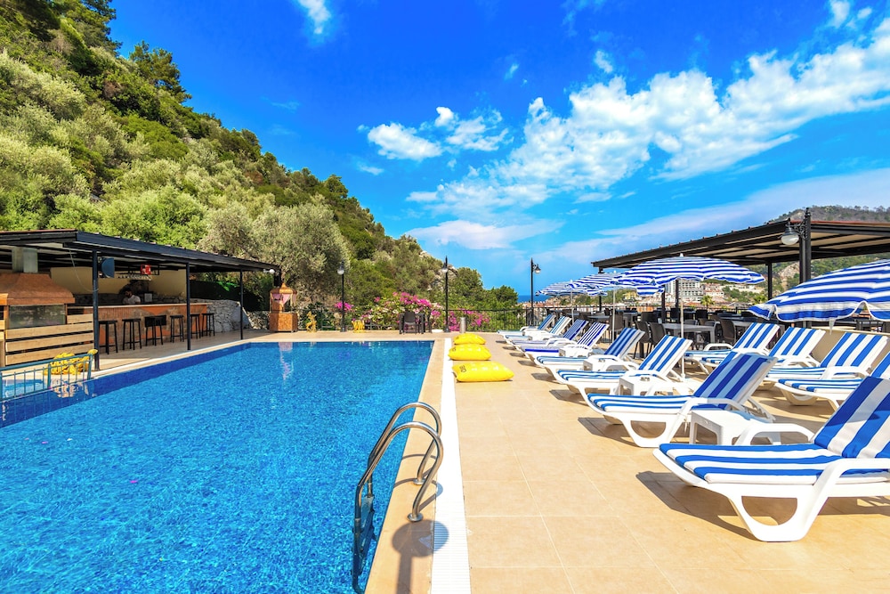 TURUNC LIFE HOTEL 39/48