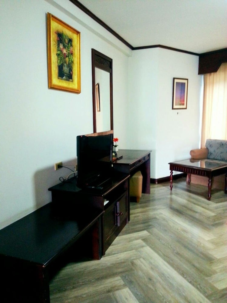 Royal Diamond Hotel 30/55