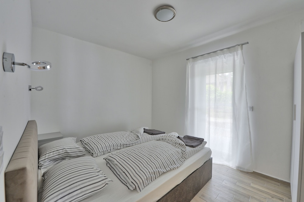 Villa Oliver 2 9/39