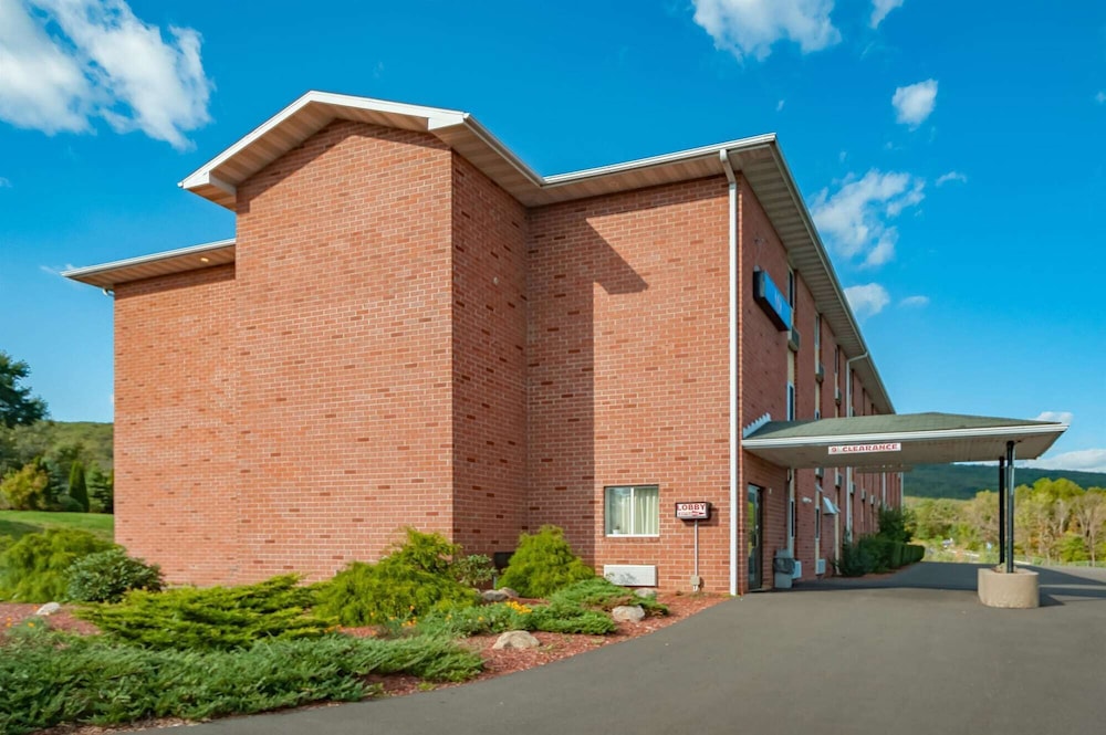 Motel6 Drums, PA in DRUMS - PA