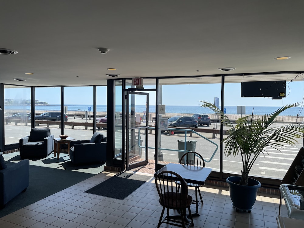 Hampton House Hotel 39/62