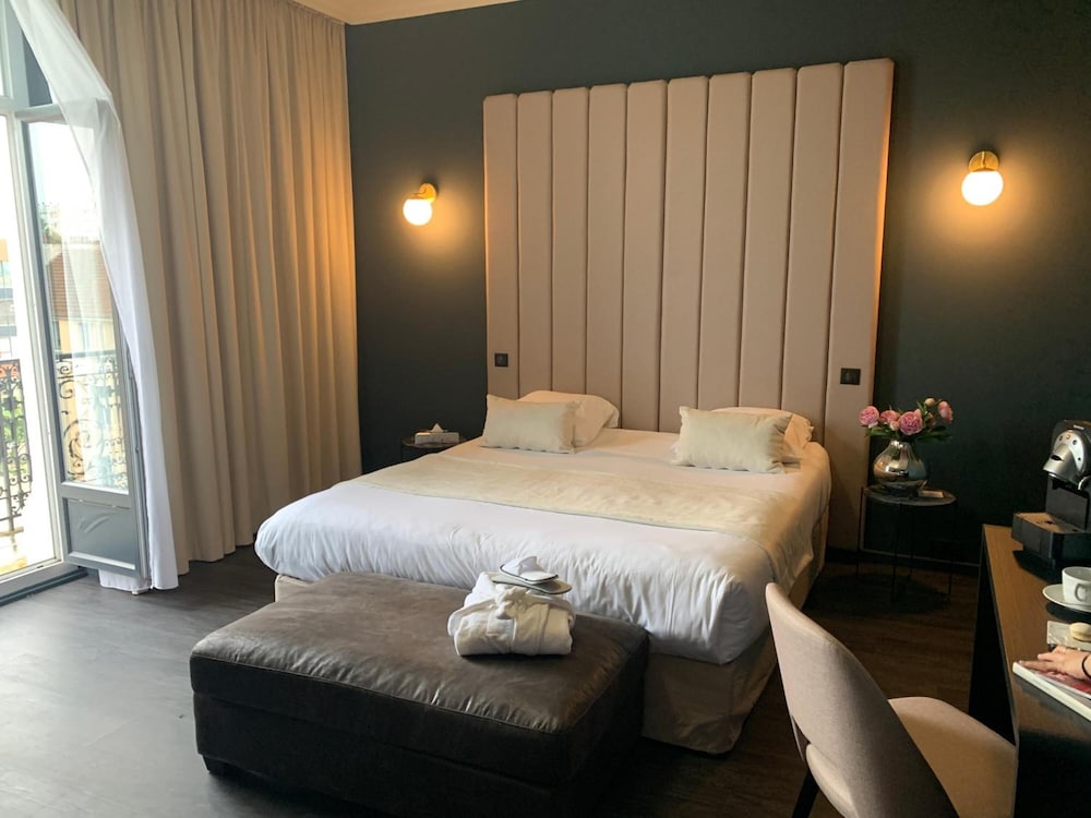 Saint Georges Hotel 37/69