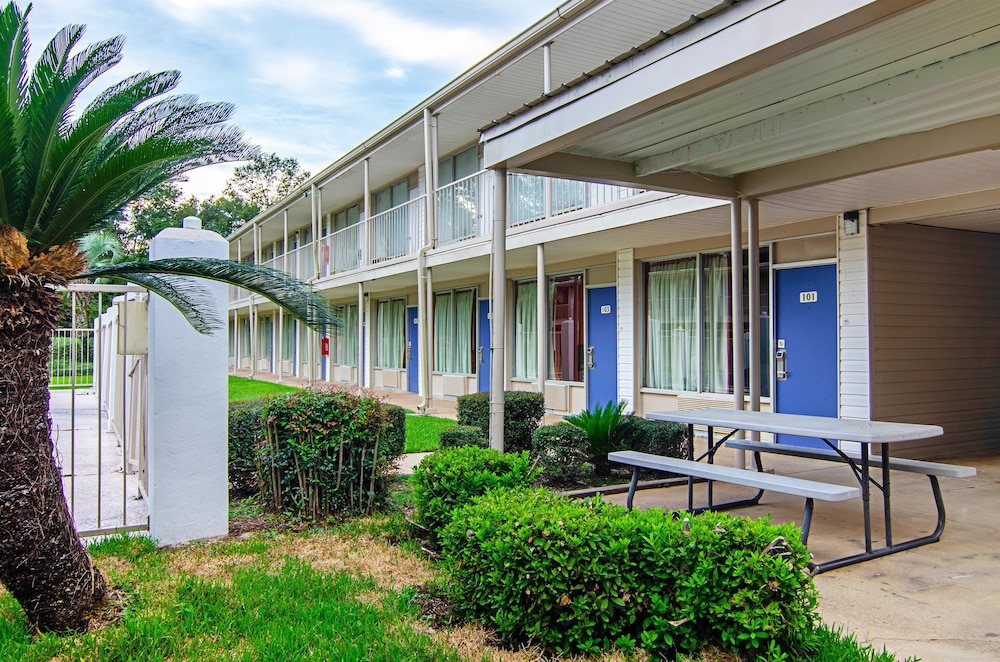 Motel6 Bay Minette, AL 36/42