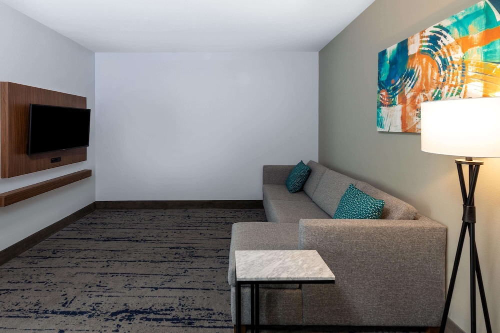 La Quinta Inn & Suites by Wyndham Frisco 19/39