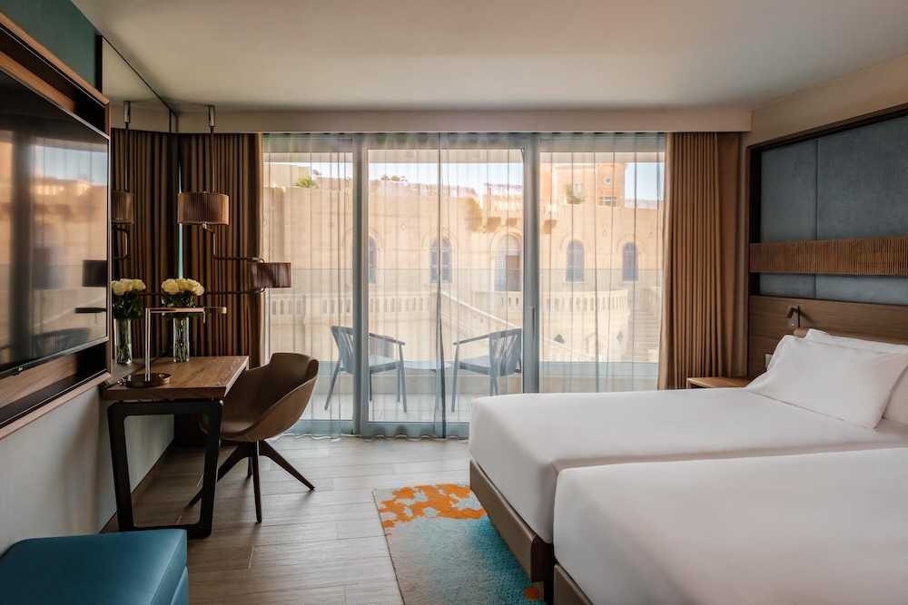 Hyatt Regency Malta 12/48