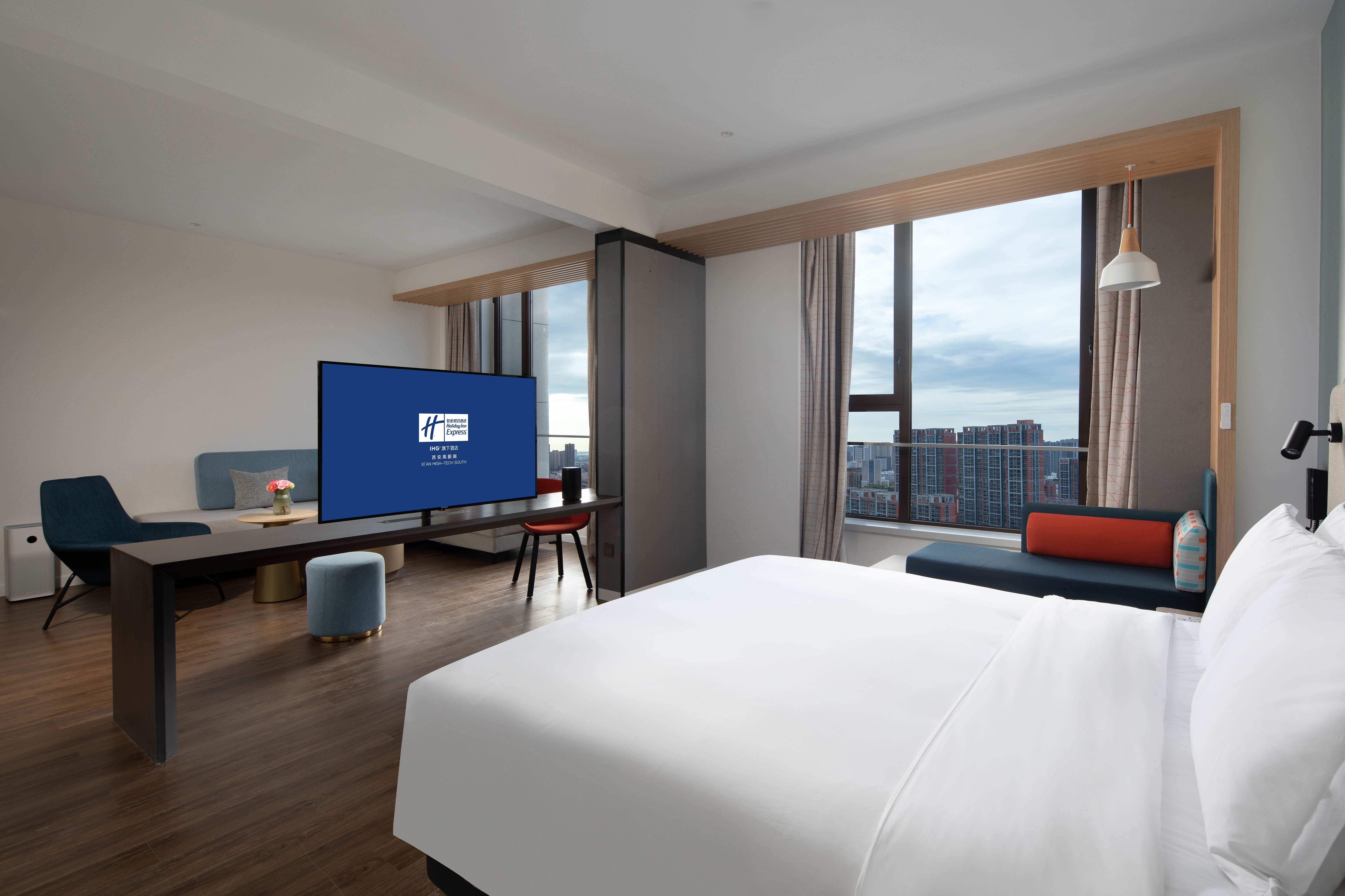 Suite, King Bed