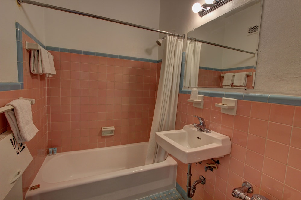 Parisian Hotel South Beach 31/32