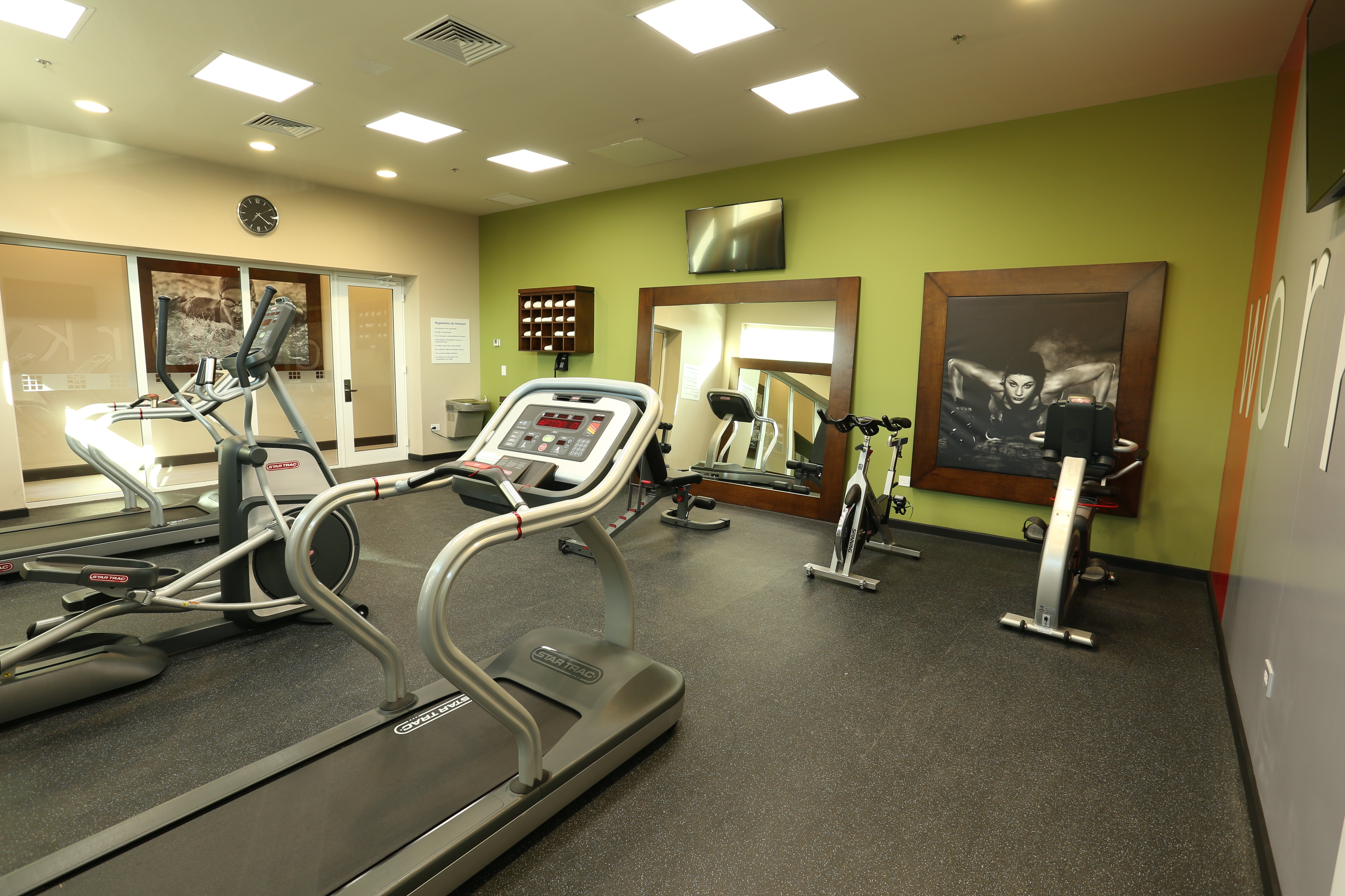 Holiday Inn Express & Suites Mexicali 35/66