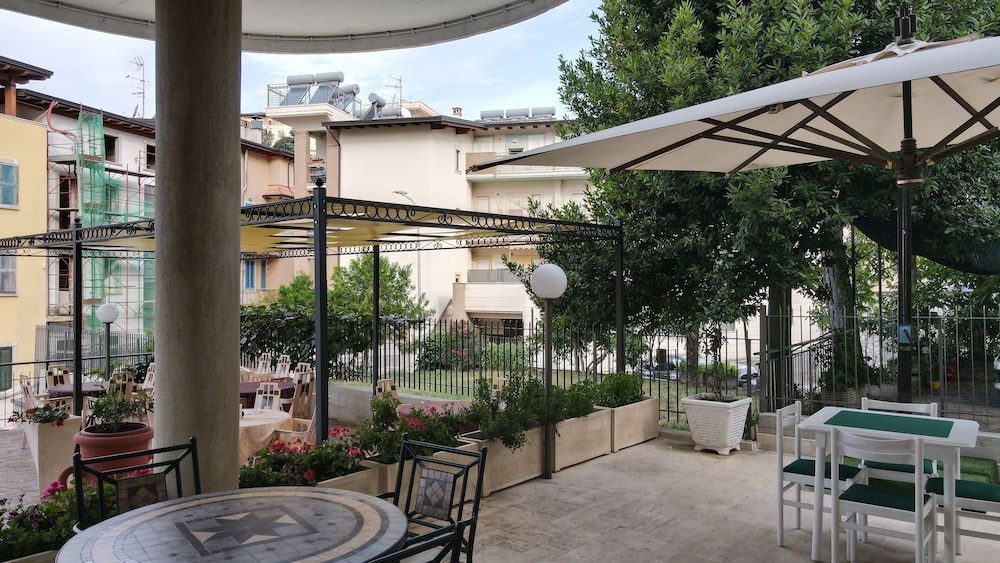 Hotel Dei Pini 59/62