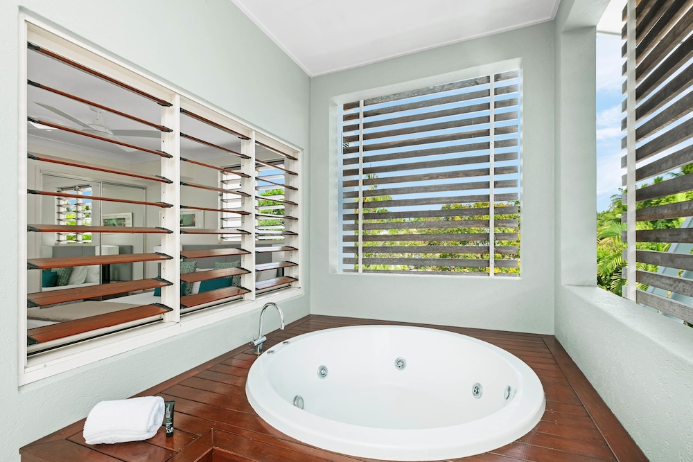 Mantra Aqueous Port Douglas 53/62