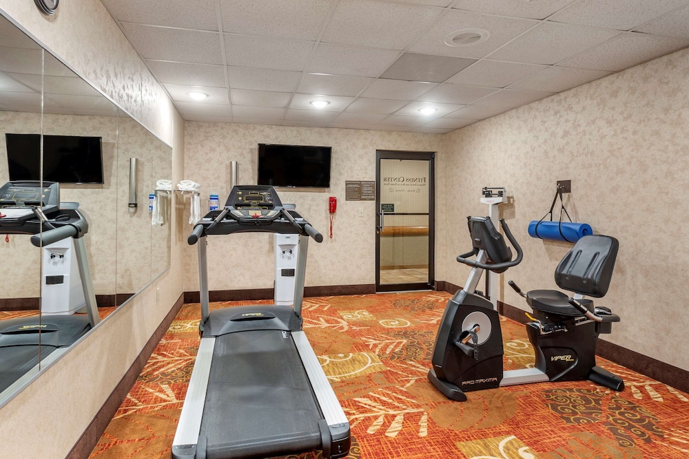 Comfort Inn and Suites Branson Meadows 22/44