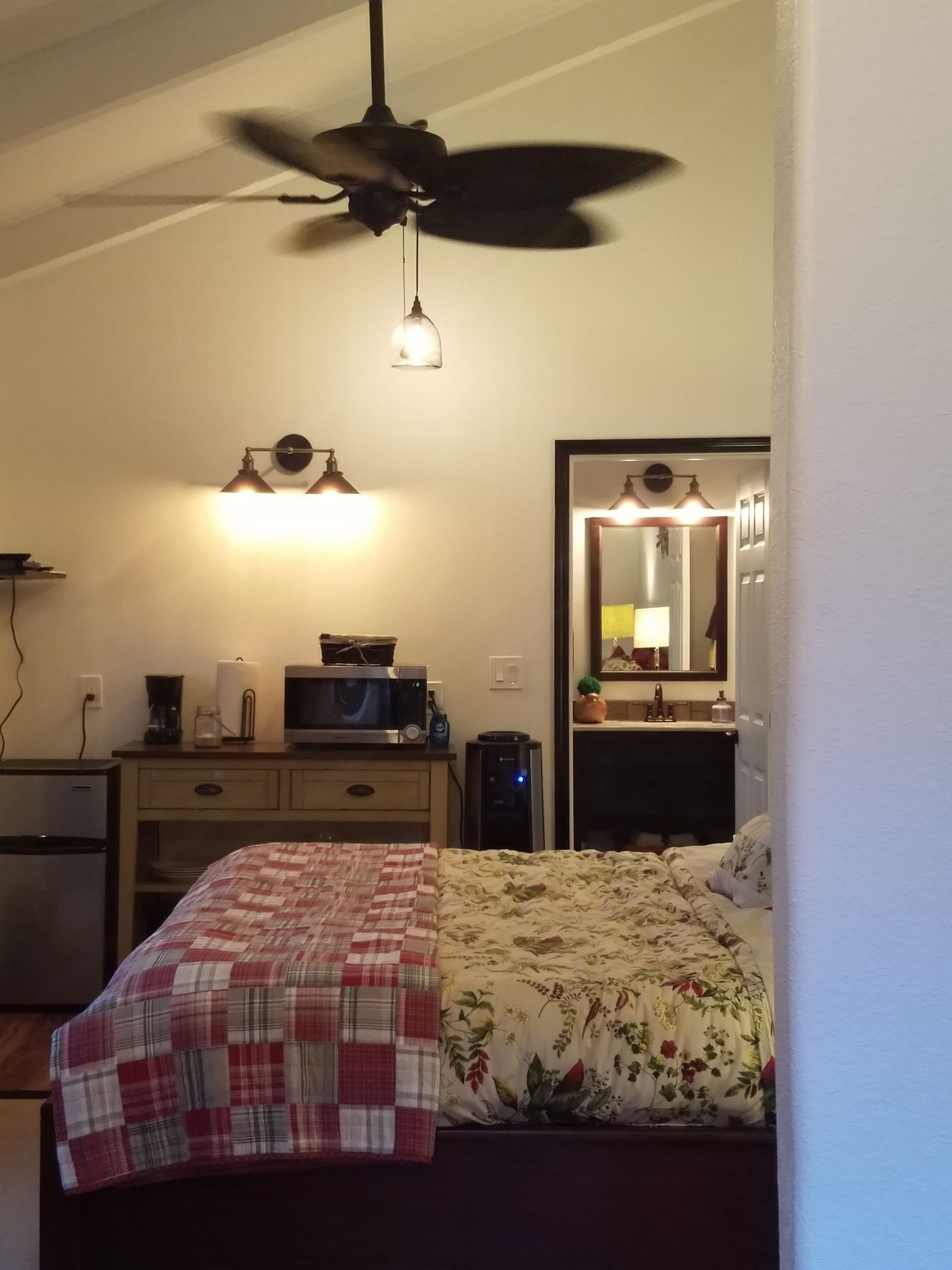 1 BEDROOM, LUXURY, BUNGALOW, LAKE VIEW