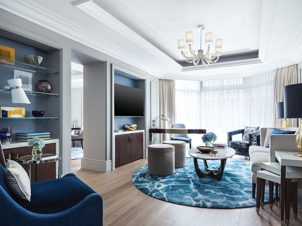 The Langham Hong Kong 37/75