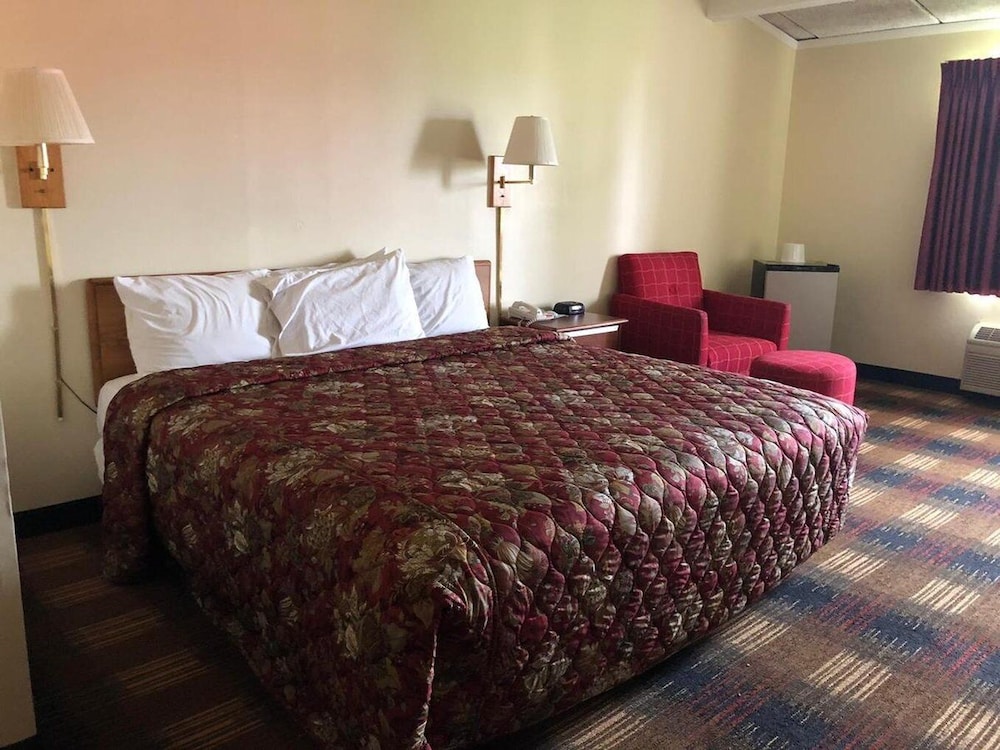 Red Carpet Inn North Syracuse 15/38