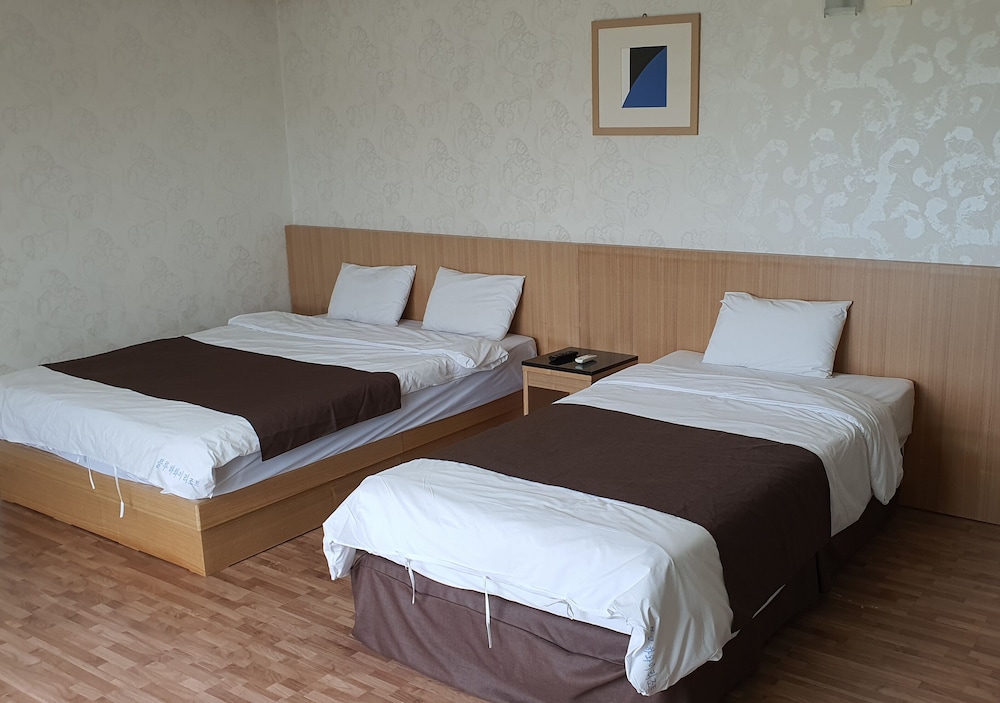 Blue Hawaii Hotel Jeju 7/24