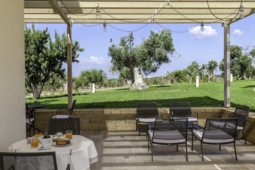 Tenuta Monticelli Bio Relais 48/64
