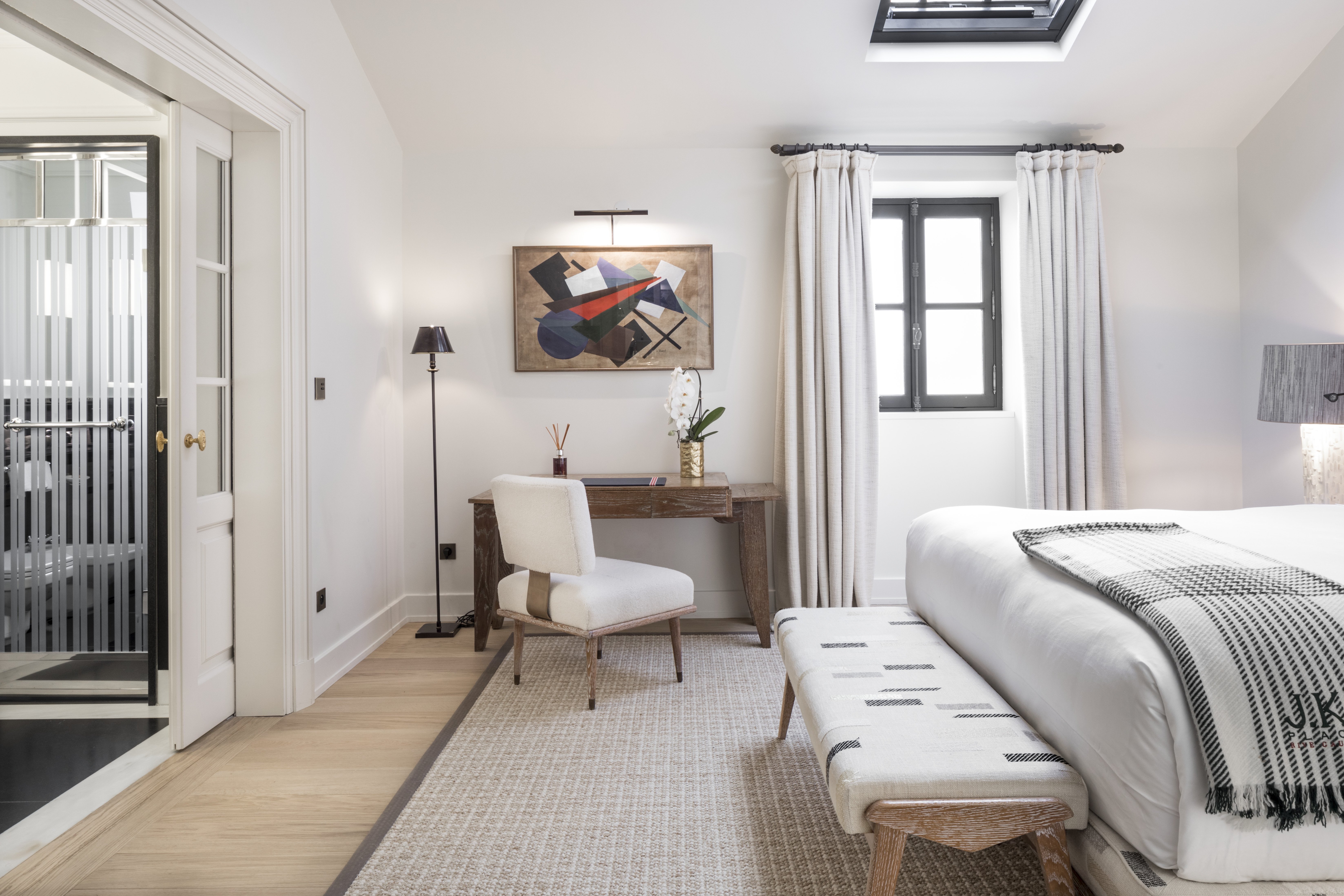 J.K. Place Paris 14/50