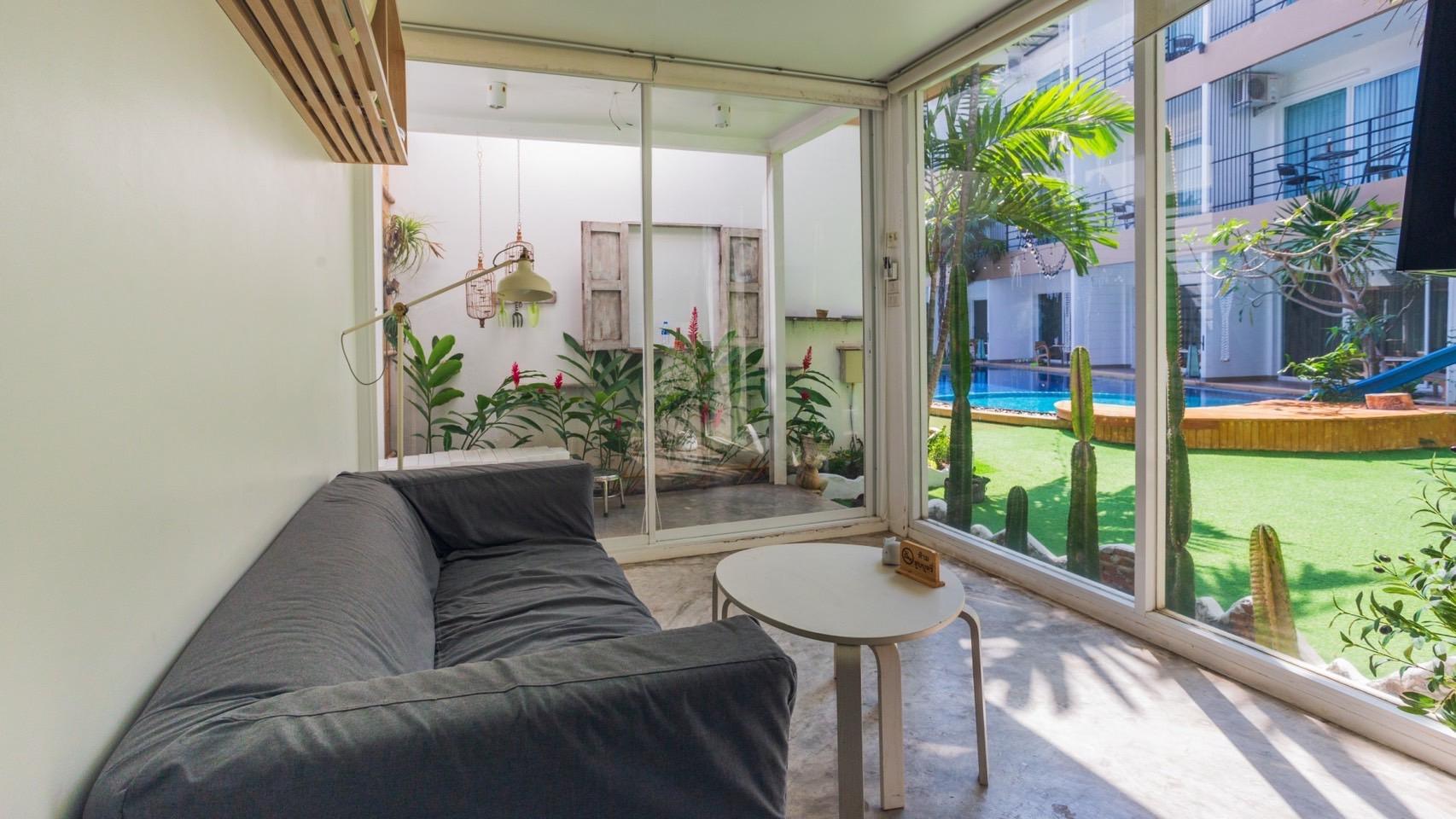 Suite, Jetted Pool