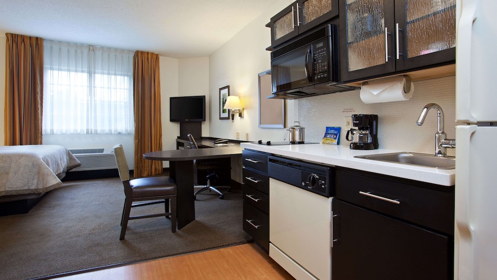 Sonesta Simply Suites Charlotte University 20/28