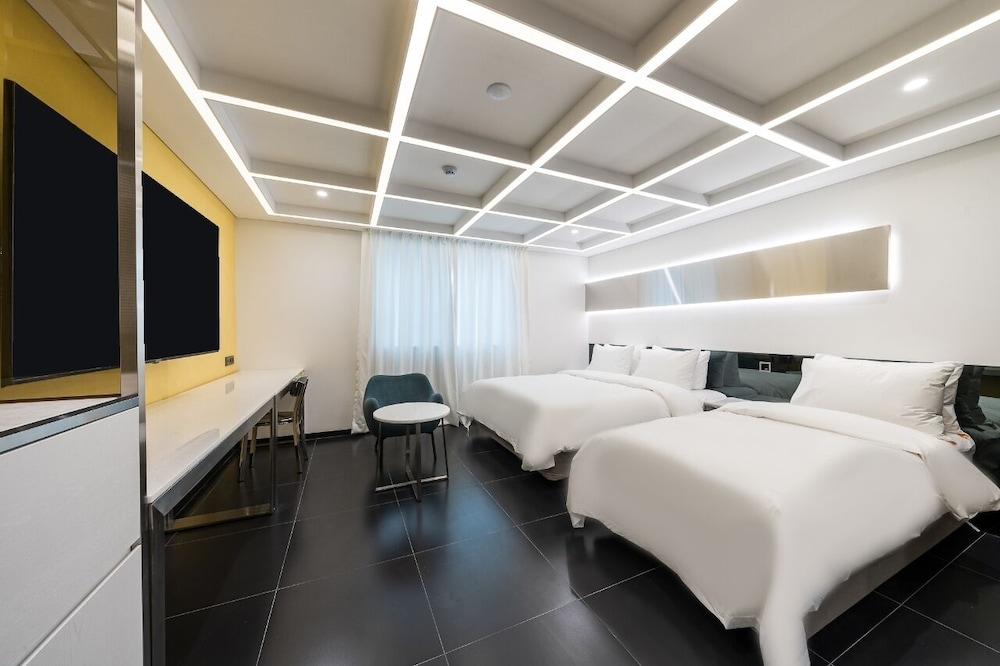 Amourex Hotel 18/49