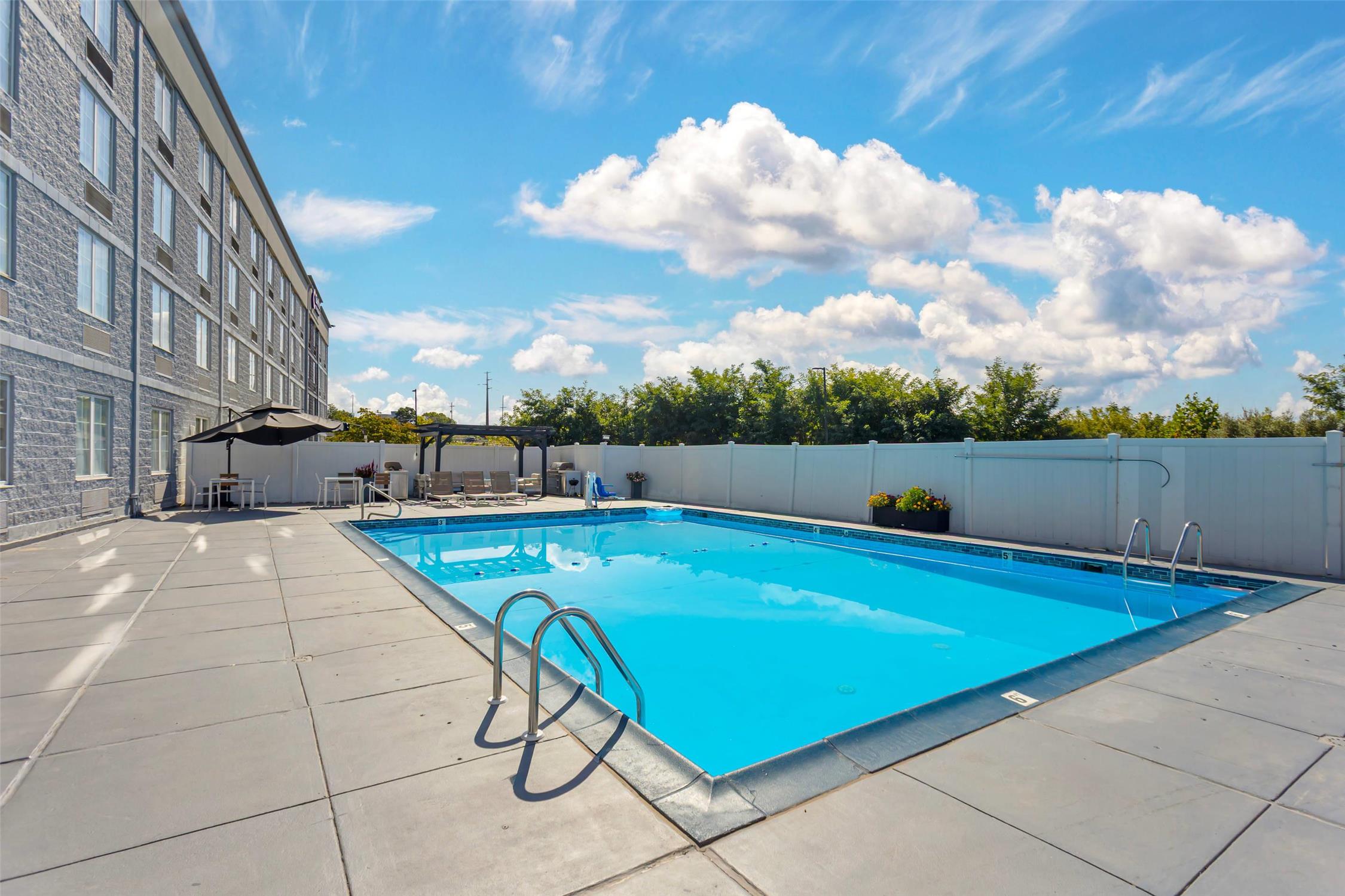 Comfort Inn & Suites Pottstown Eastern Gateway 12/22