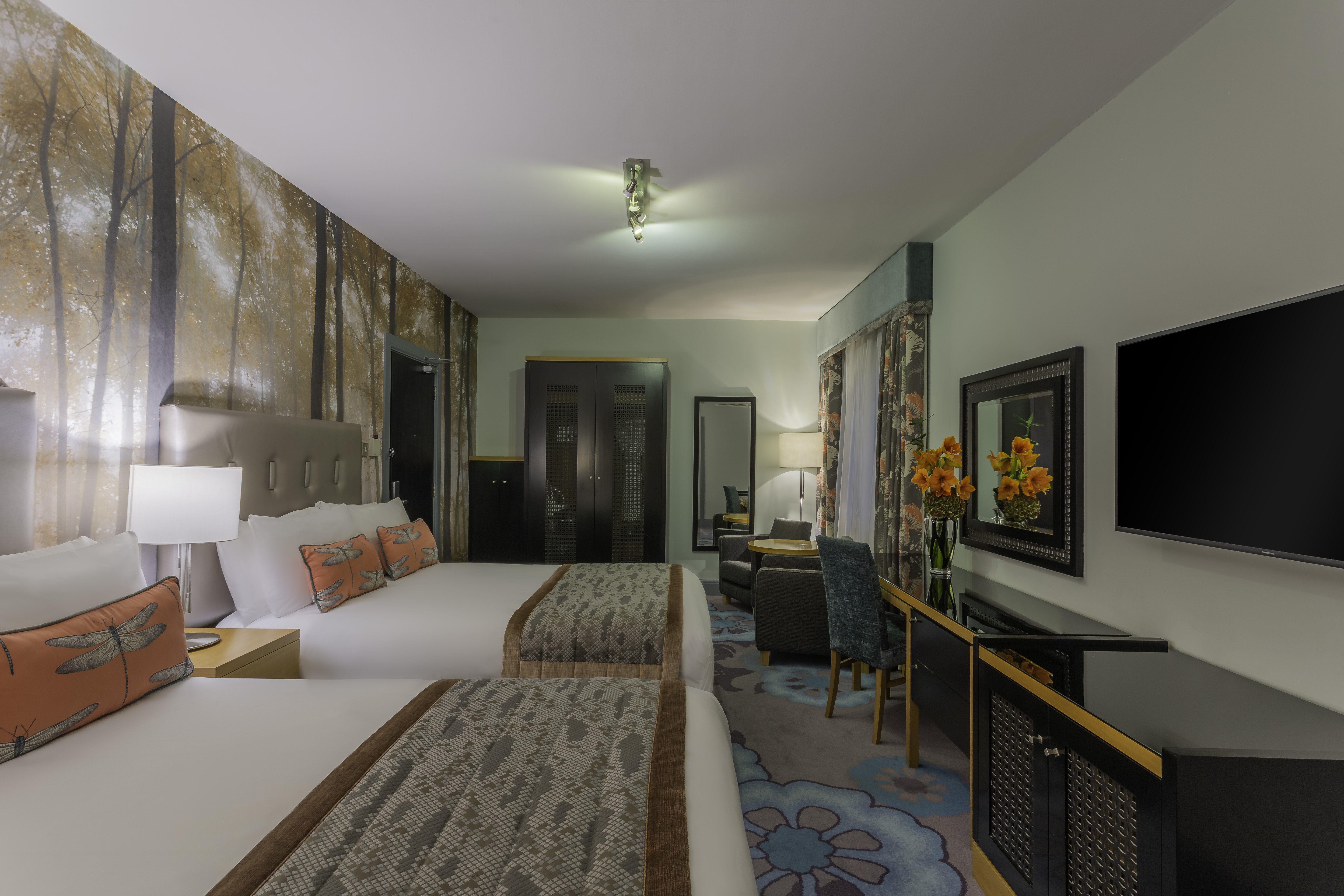 Standard, 2 Double Beds, Park View, Crowne Plaza Dublin Airport 2/5