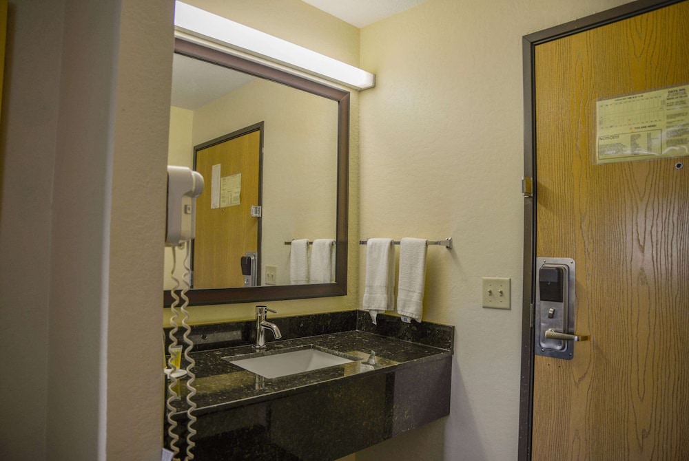 Days Inn by Wyndham Mount Vernon 44/50