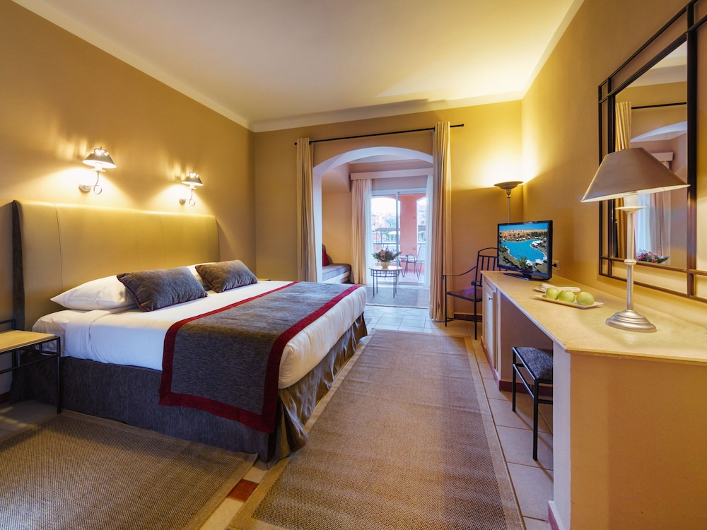 غرفة عائلية بسرير مزدوج بإطلالة على الحديقة، JAZ Makadi Oasis Resort 3/6