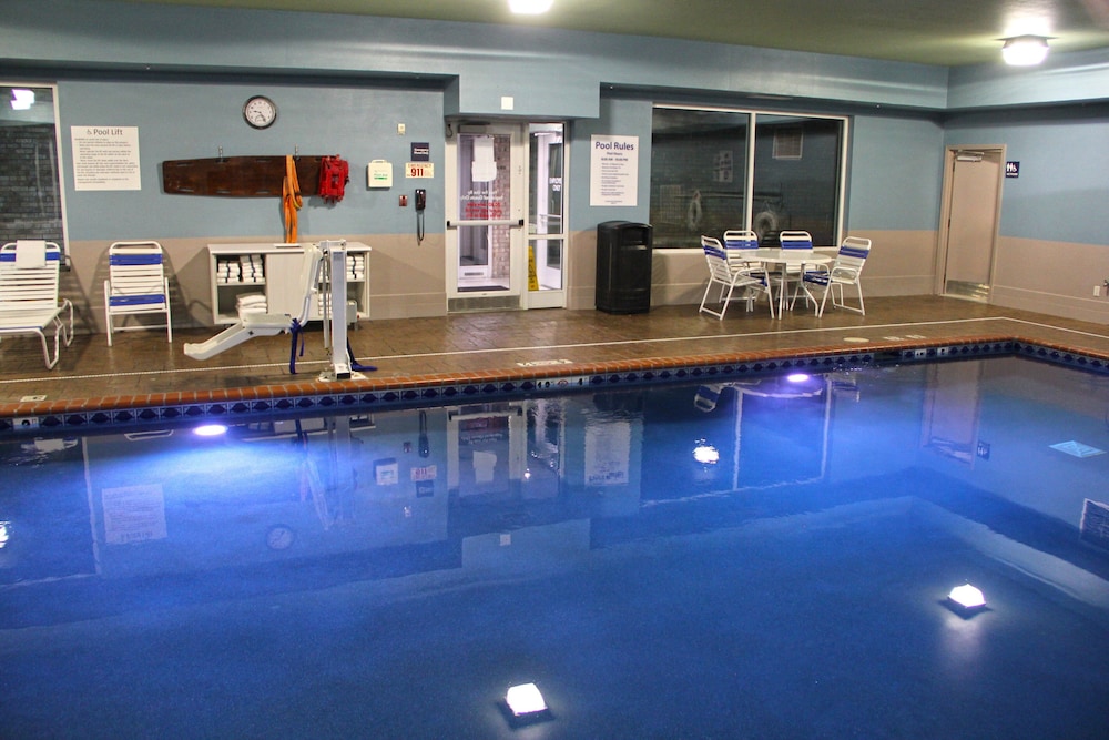 Holiday Inn Express Suites Somerset Central 51/76