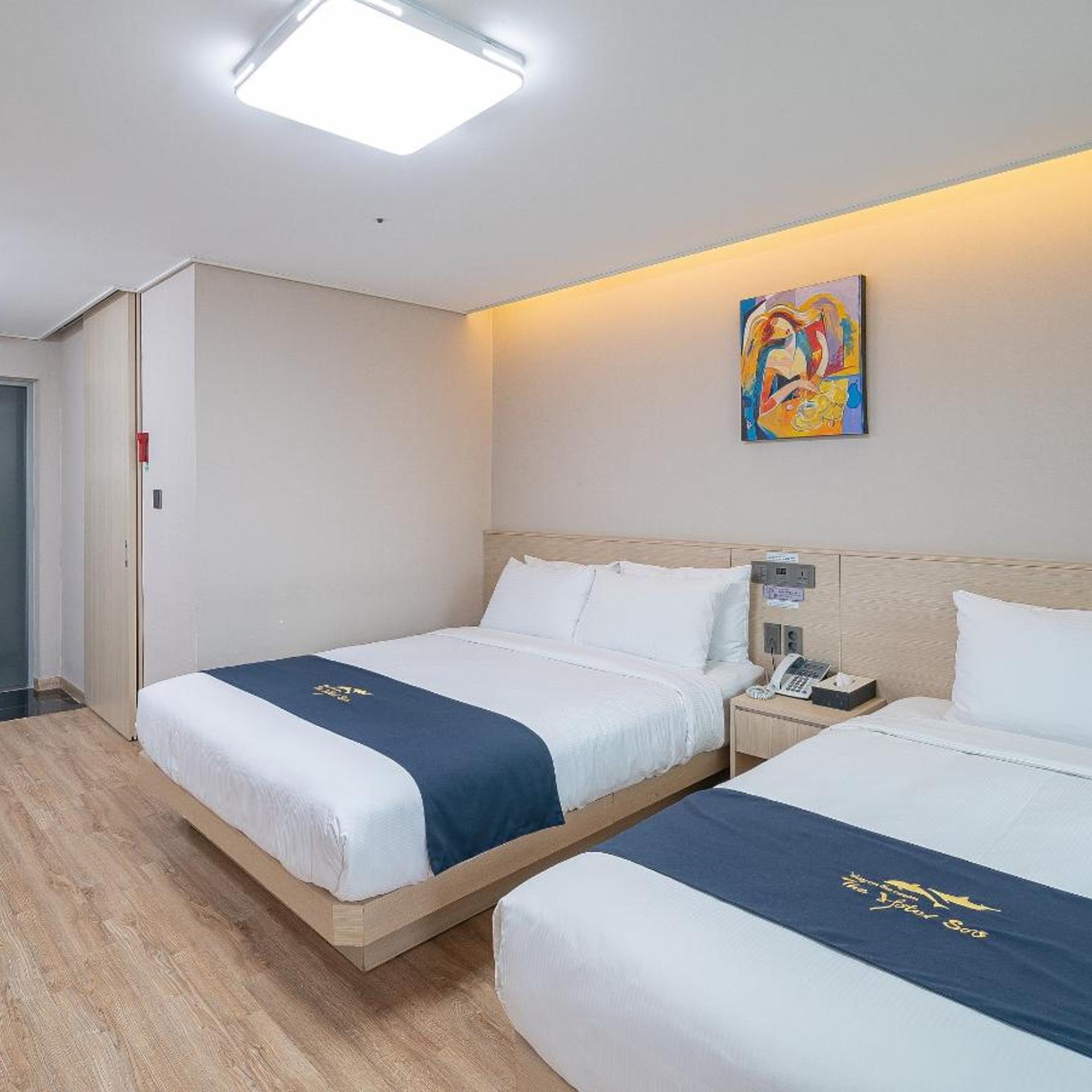 Bridge, Deluxe, Twin Beds