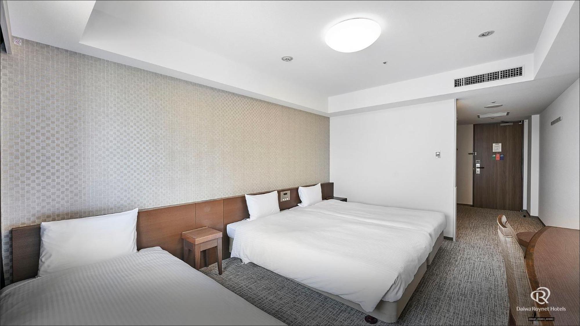 Hollywood, Twin Beds, Sofa