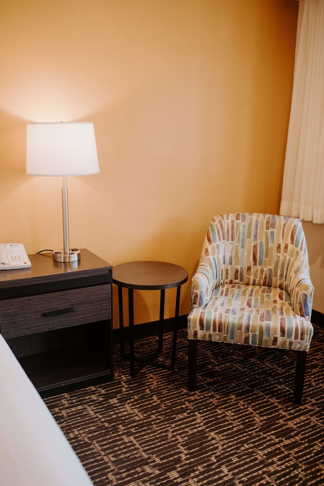 Sonoma Winegrower's Inn 37/42