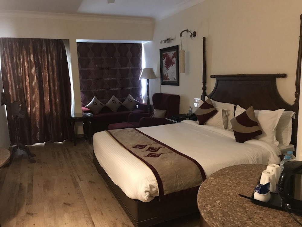 Fort Resorts Mussoorie 36/73